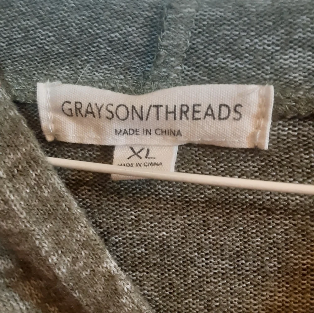 Grayson/Threads gray pull over - Picture 2 of 3
